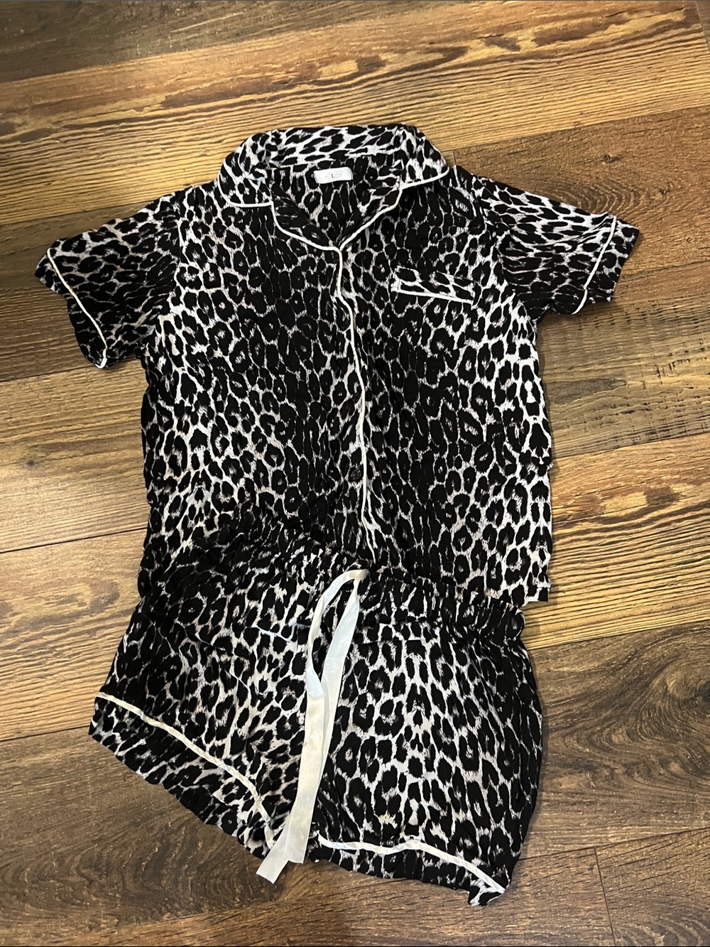 Women’s Black and White Leopard Print Short Pajama Set - Brand Unspecified